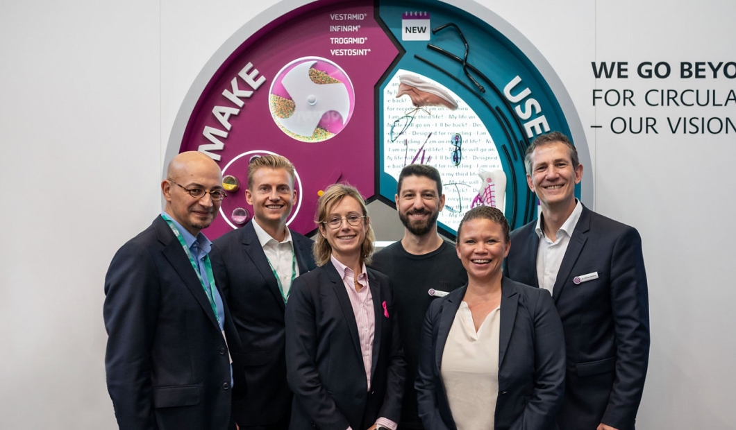 Evonik și Schneider Electric își unesc forțele pentru a avansa automatizarea și eficiența procesării și reciclării termoplasticelor