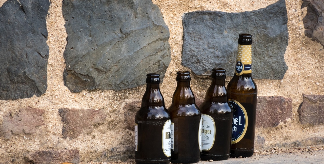 Ambalajele reutilizabile: nimeni nu le vrea, actualele sisteme de garanție-returnare le descurajează, iar ultimul regulament privind deșeurile de ambalaje(PPWR) impune cotele de reutilizabile