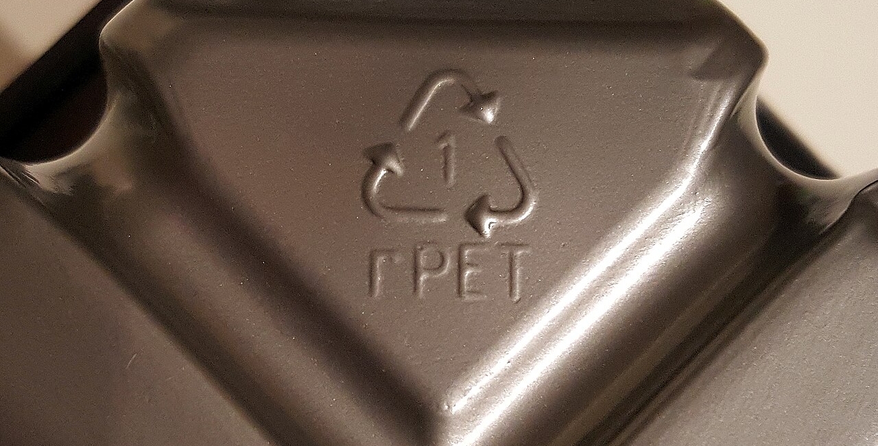 Tăvile din PET: următoarea mare provocare pentru reciclarea plasticului în Europa