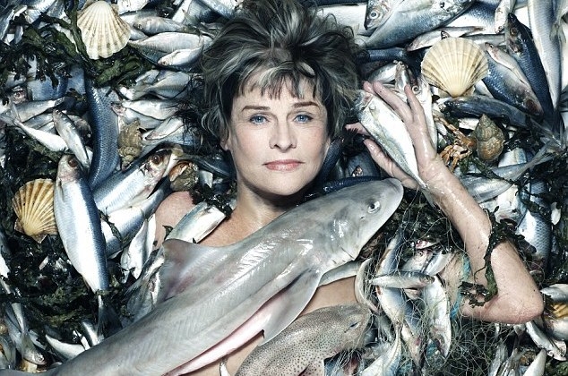 Actriţele Judi Dench, Fiona Shaw şi Julie Christie, printre vedetele care au pozat pentru a marca Ziua Mondială a Oceanelor/VIDEO