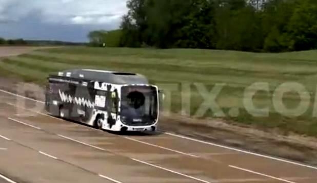 Autobuzul alimentat cu bălegar de vacă a bătut recordul de viteză/VIDEO