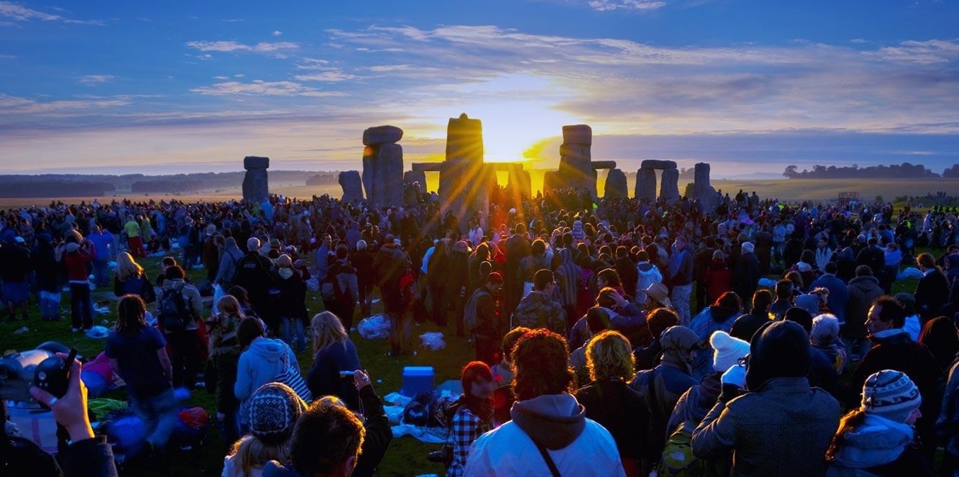 Solstițiul de vară a reunit 23.000 de participanți la Stonehenge, în sudul Angliei