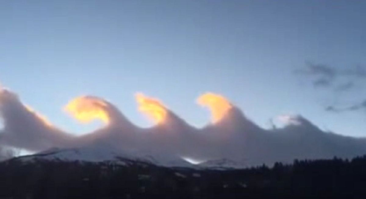 Imagini inedite: Ce sunt valurile de pe cer - VIDEO